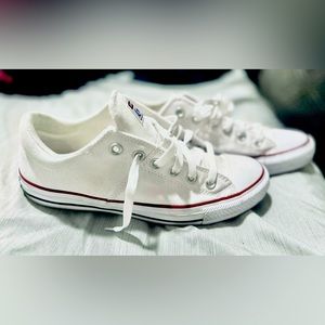 White Converse Chuck Taylor’s